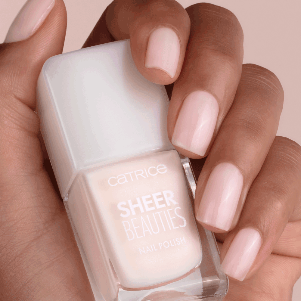 Bild: Catrice Sheer Beauties Nagellack milky not gulity