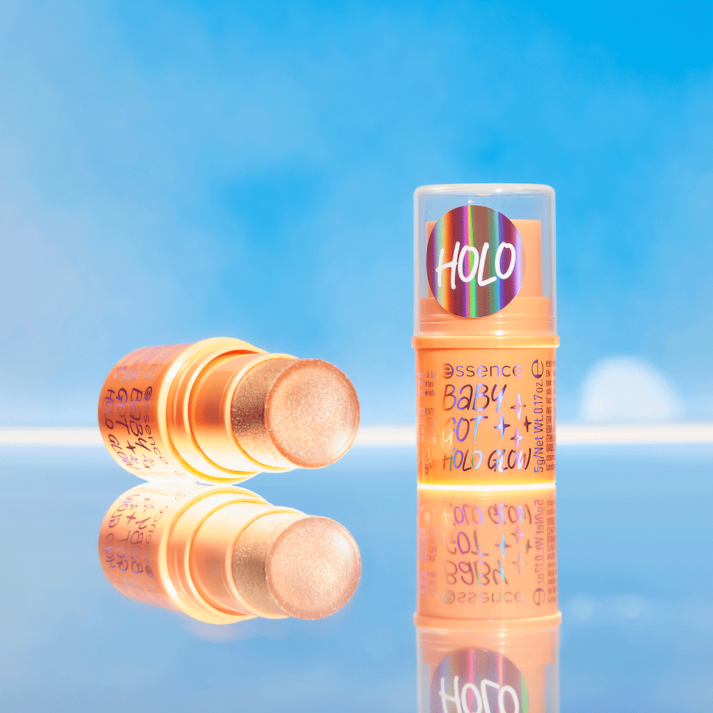 Bild: essence BABY GOT HOLO GLOW highlighter stick 