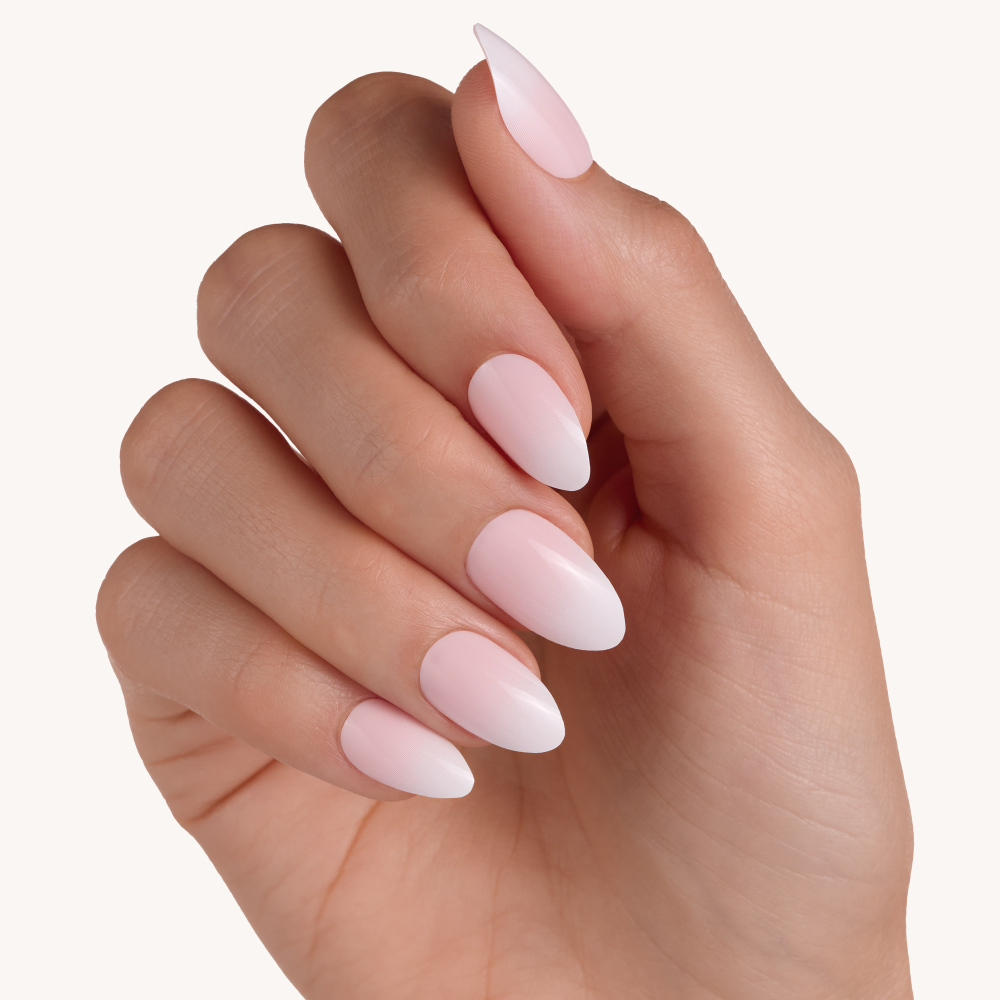 Bild: essence Künstliche Nägel French Manicure Click-On 