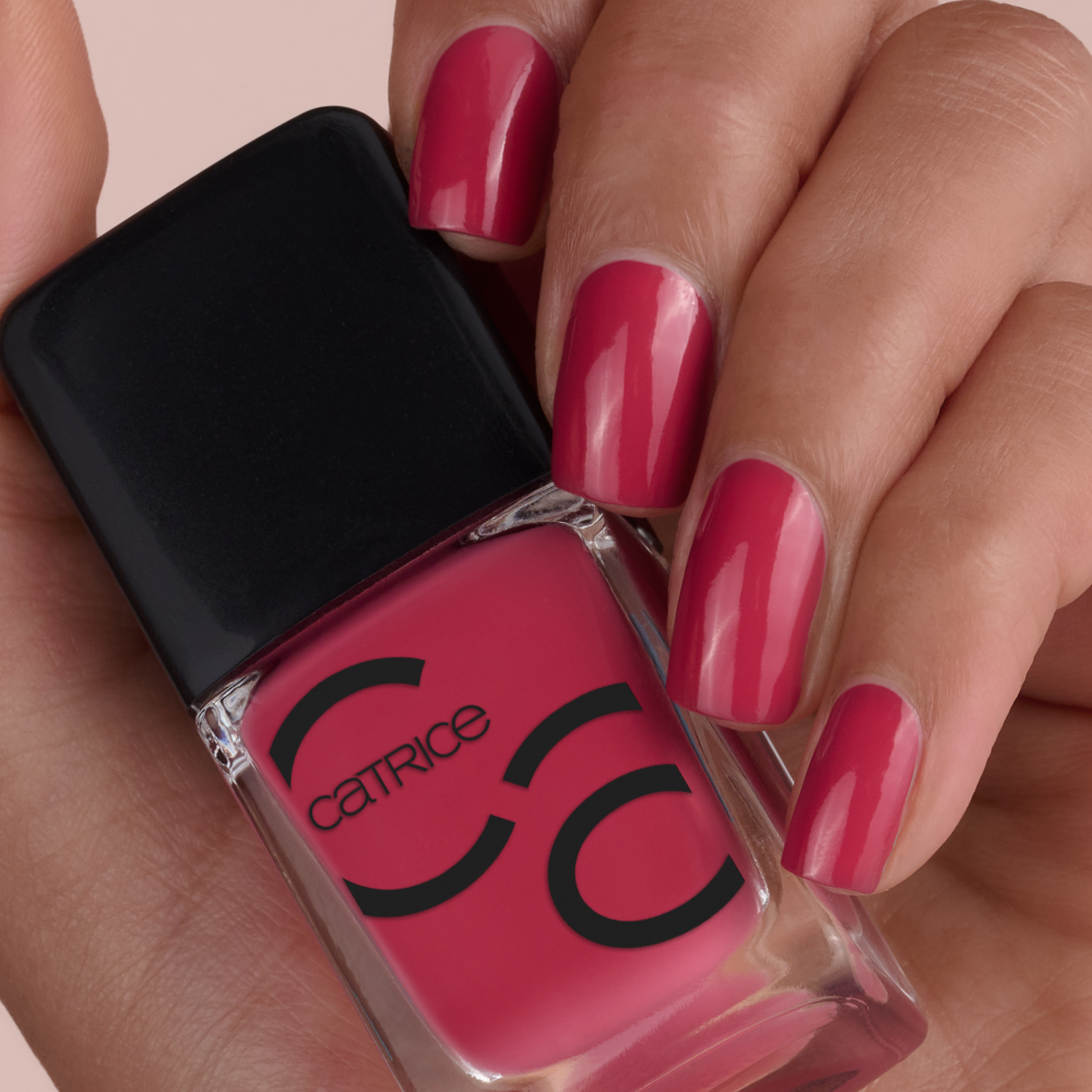 Bild: Catrice ICONAILS Gel Lacquer Nagellack you are berry cute