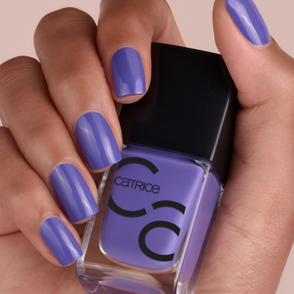 Bild: Catrice ICONAILS Gel Lacquer Nagellack plummy yummy