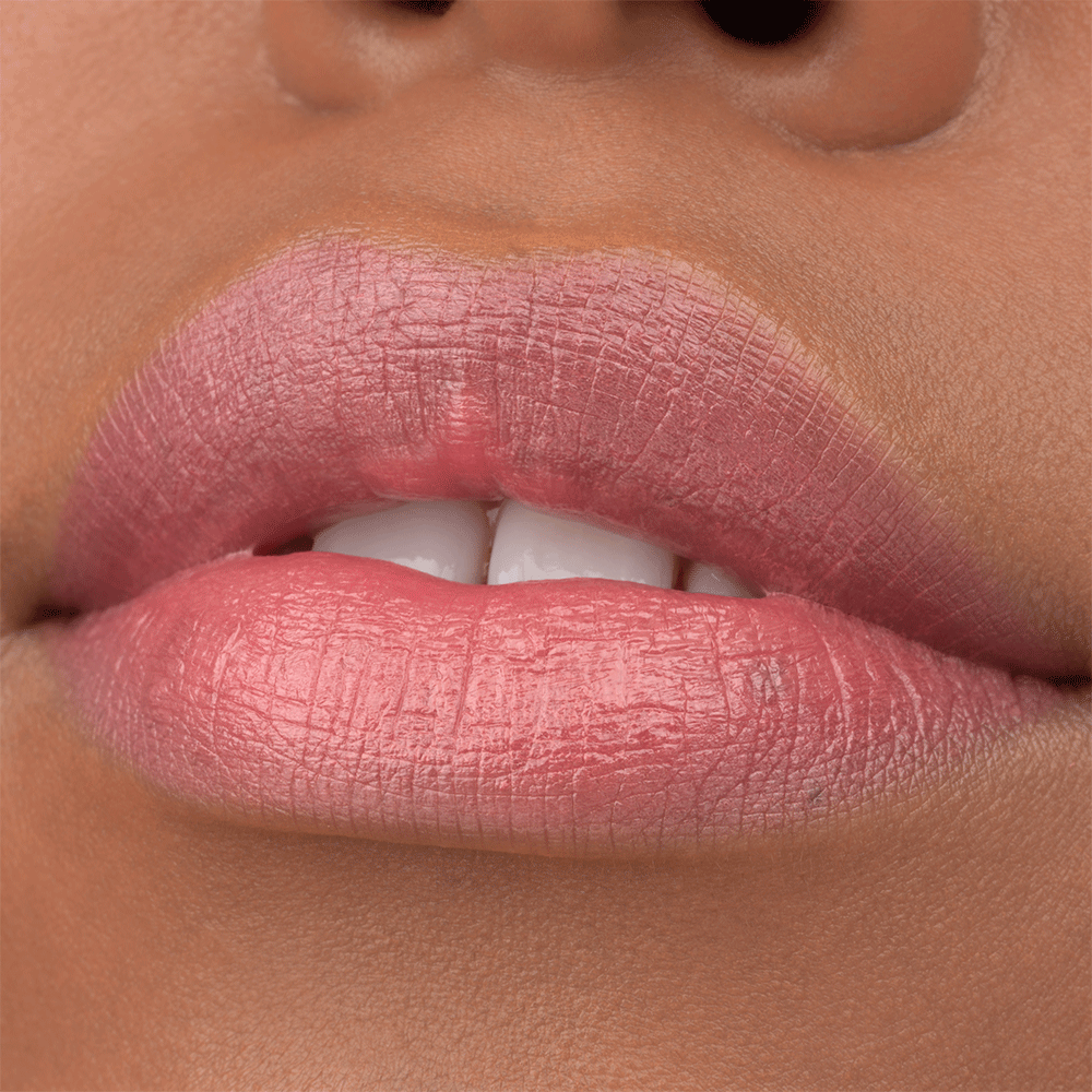 Bild: essence Tinted Kiss Hydrating Lip Tint coral colada