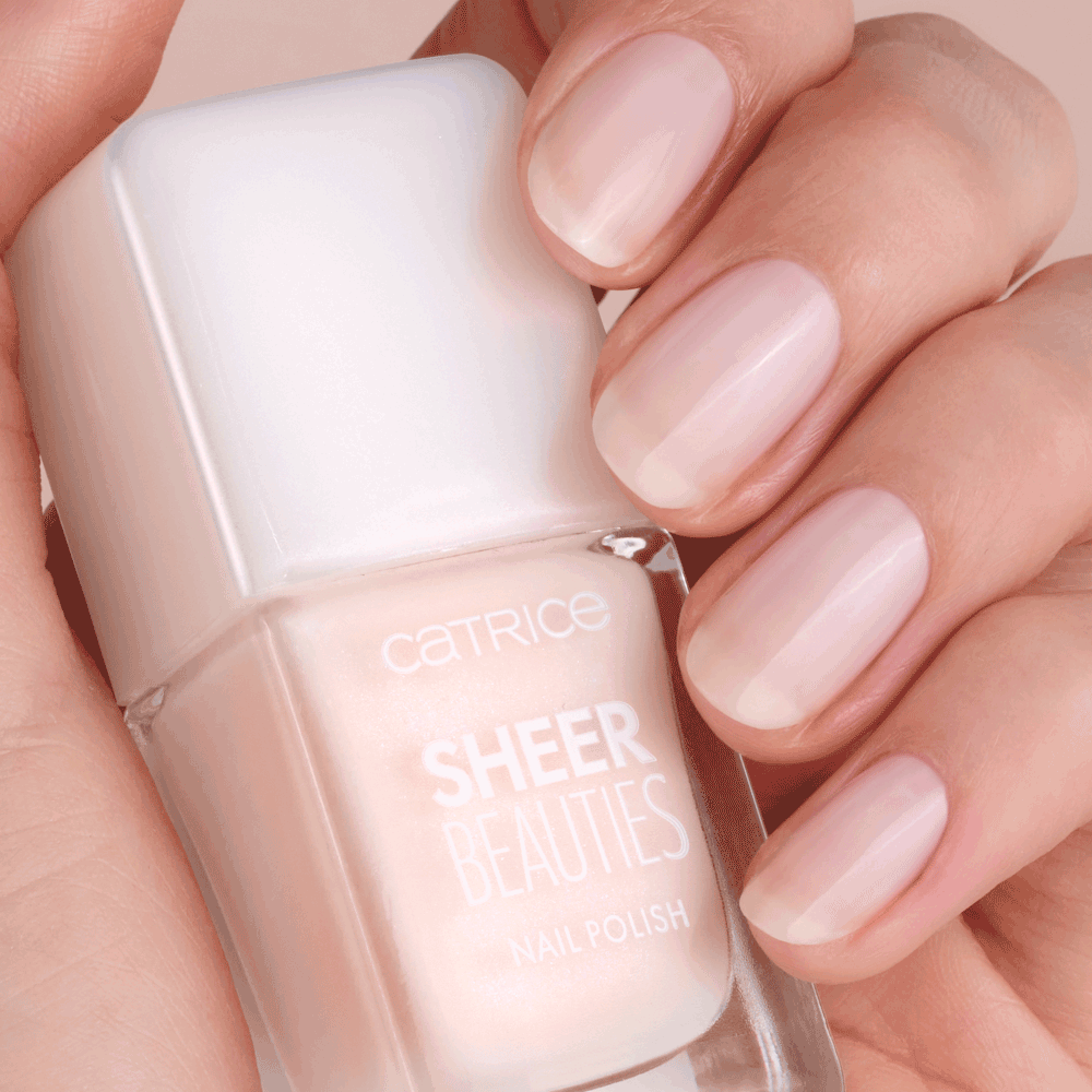 Bild: Catrice Sheer Beauties Nagellack milky not gulity