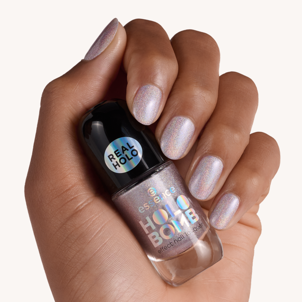 Bild: essence Nagellack Holo Bomb Effect holo me tight