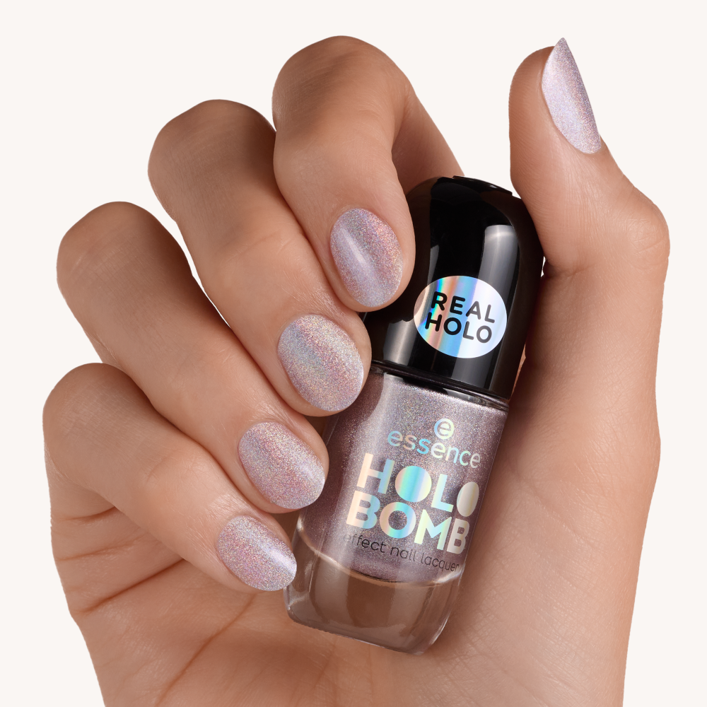 Bild: essence Nagellack Holo Bomb Effect holo me tight