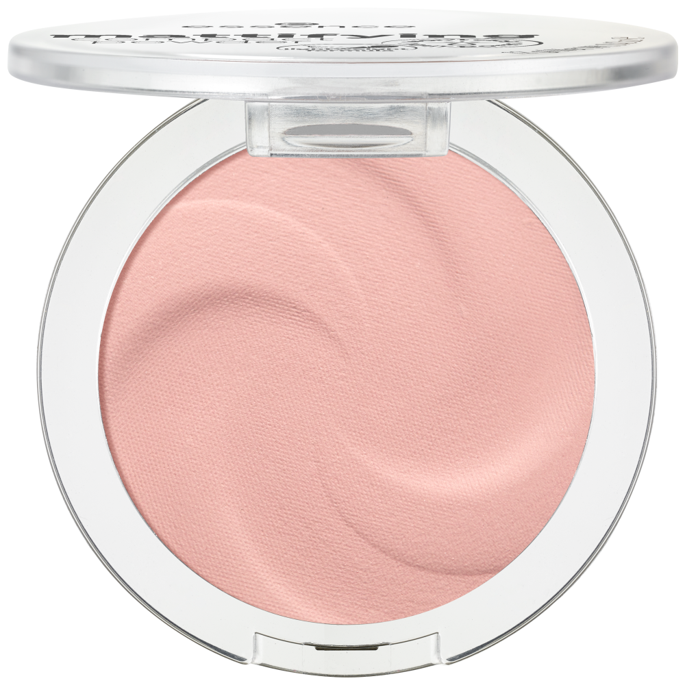 Bild: essence Mattifying Compact Powder light beige