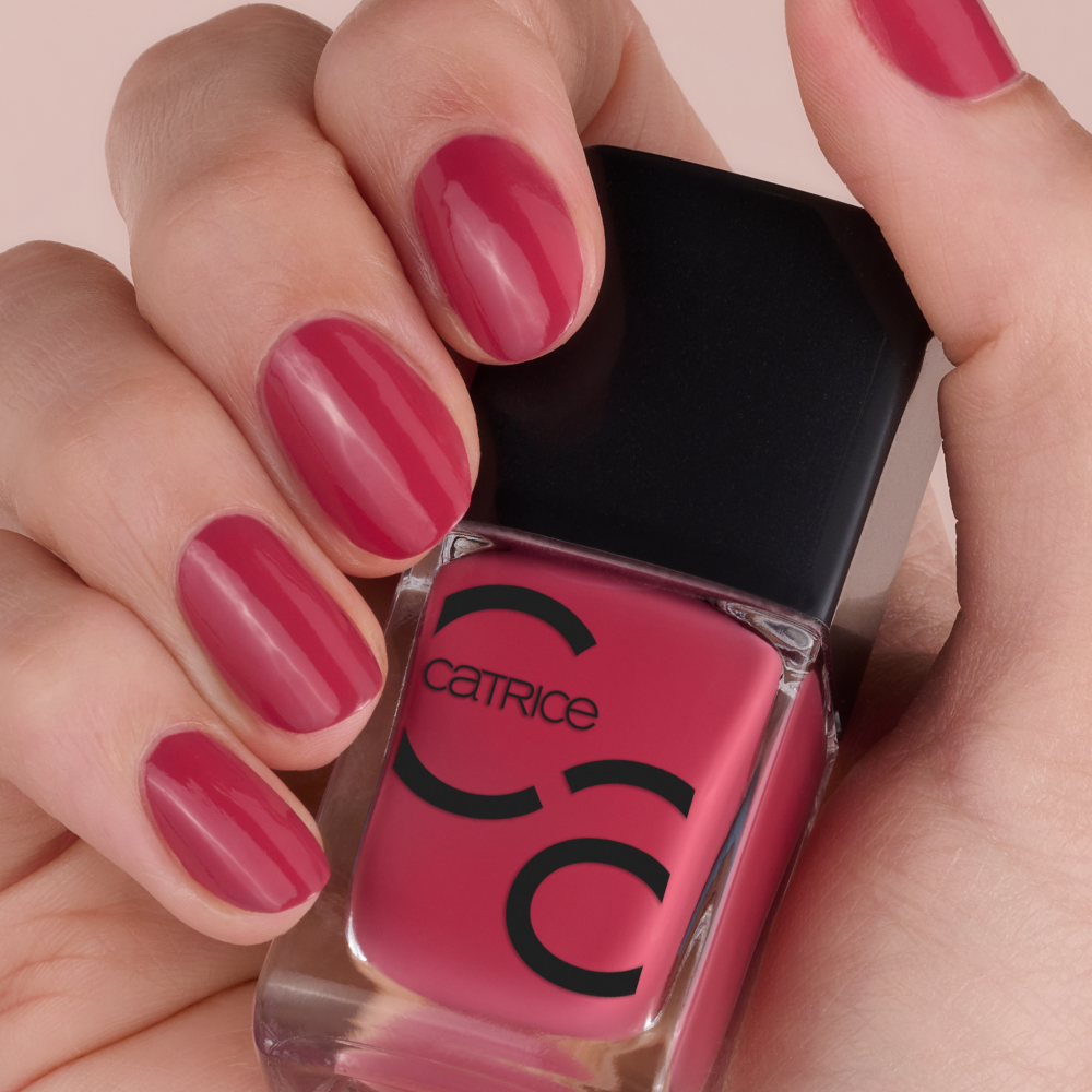 Bild: Catrice ICONAILS Gel Lacquer Nagellack you are berry cute